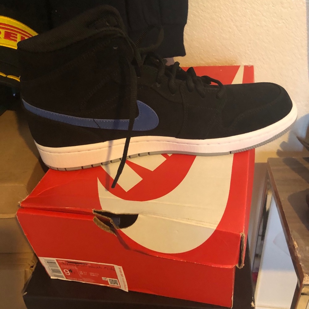 jordan mids mutli swoosh